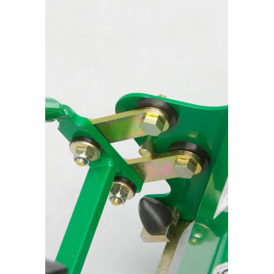 Masina de tuns gazon rotativa cu cilindru DENNIS FT430